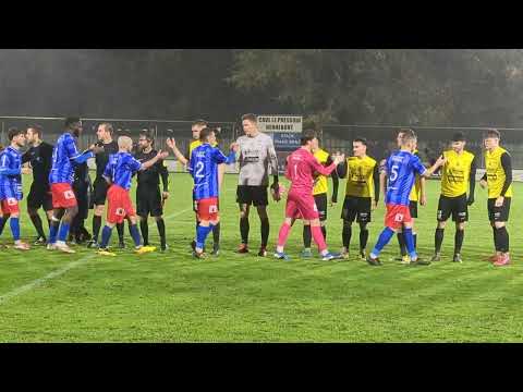 L'entrée des joueurs entre l'US Montagnarde et l'AG Plouvorn