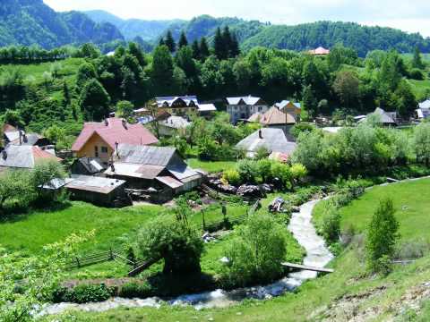 Satul Podul Dâmboviţei din Culoarul Rucăr-Bran