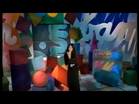 Cristina D’avena canta “Sailor Moon, La luna Splende” nel corso del programma Bim Bum Bam (1996)