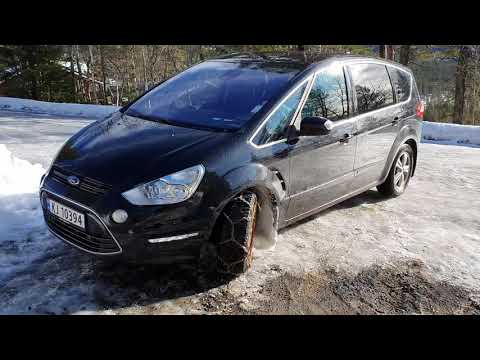 Ford S-max on ice