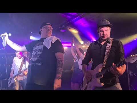 Arttu Wiskari Kankaanpään tori (feat Mira Luoti) live ensi-esitys 9.10.21