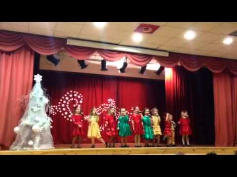 Ziemassvētki balle Pumpurini skolińā