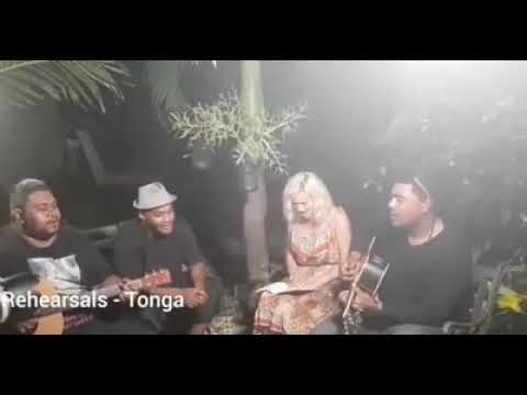 Joss Stone singing in Tongan