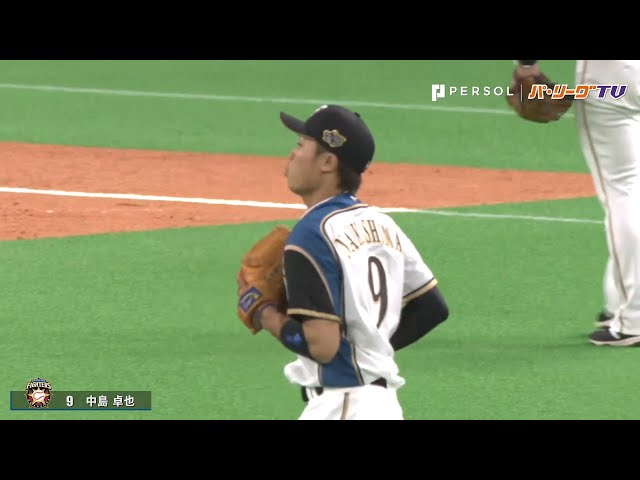 ファイターズ・中島卓 スッと好守にスッと今季初の犠打
