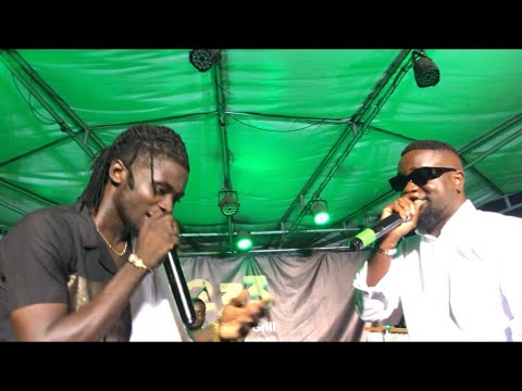 Kuami Eugene And Sarkodie Perform HAPPY DAY For The First Time During HERO Night Concert