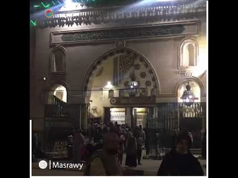 خروج المصليين من مسجد السيدة نفيسة عقب أداء صلاة التراويح