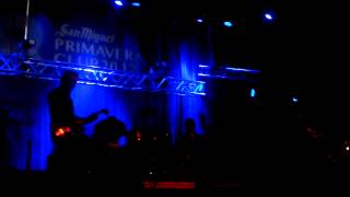 MARK LANEGAN BAND -  TINY GRAIN OF TRUTH y comienzo de HANGIN TREE (QOTSA)