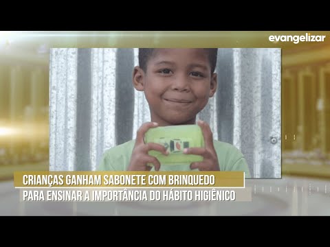 Crianças ganham sabonete com brinquedo para ensinar a importância do hábito higiênico