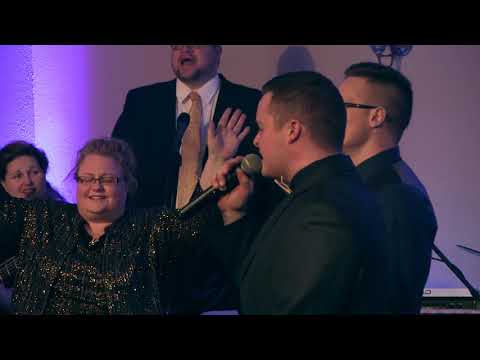 The LaFontaine Family, SOMETHING KEEPS HOLDING ME, from the Jubilee Concert