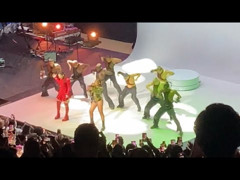 LINDA Live - Rosalía ft Tokischa en República Dominicana | 03/09/2022 Motomami World Tour