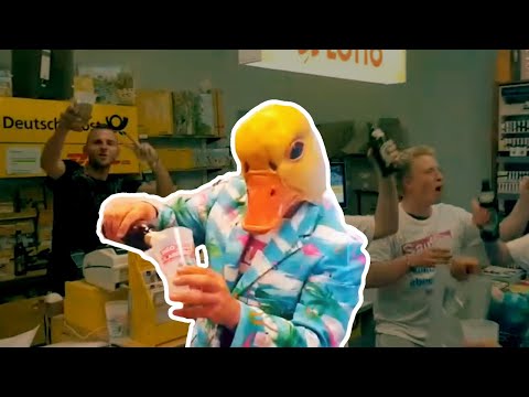 Ingo ohne Flamingo feiert in Berliner Post | Saufen, morgens, mittags, abends