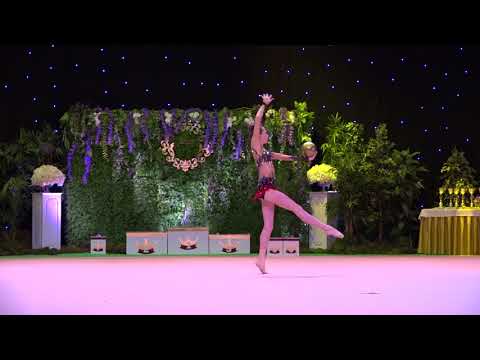 Фотиева Виктория 2000 мяч