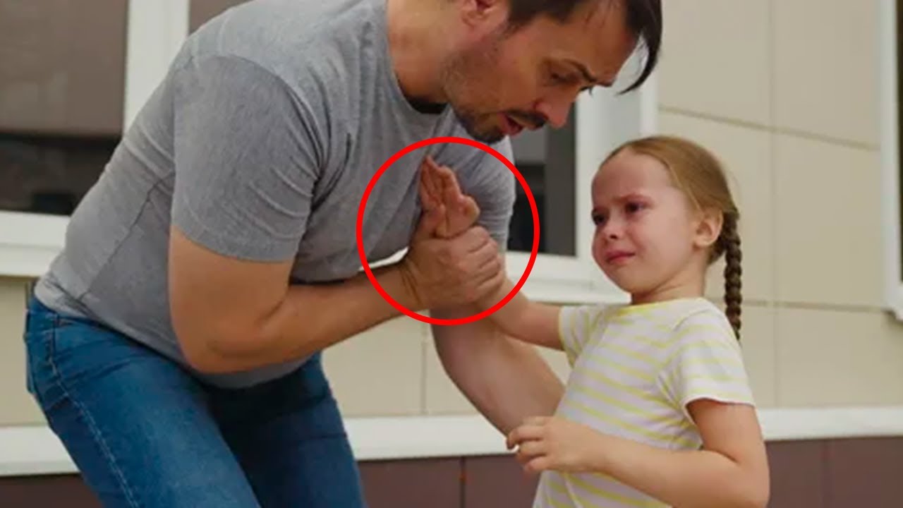 "NÃO DEIXE ELE ME LEVAR" - Disse a garotinha chorando quando seu padrasto apareceu.
