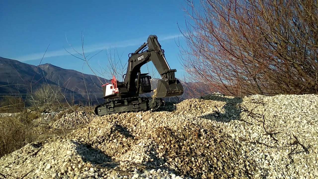 RC pásový profi bagr s kovovou lžící ACV 730, bílá