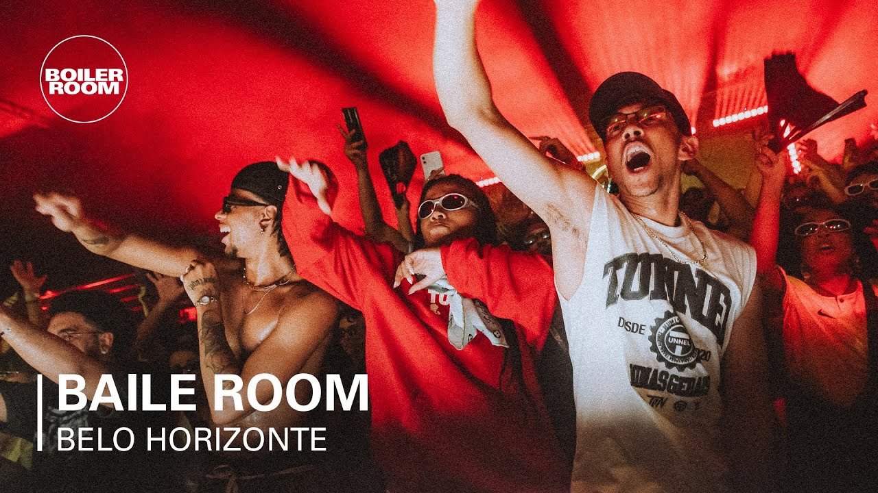 Baile Room - Untitled Set