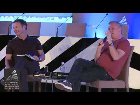 Pete Tong met James Barton in Liverpool's Club 051