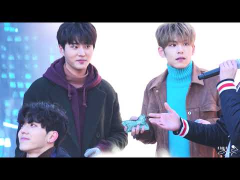 171119 DAY6 신촌버스킹 - Pandora