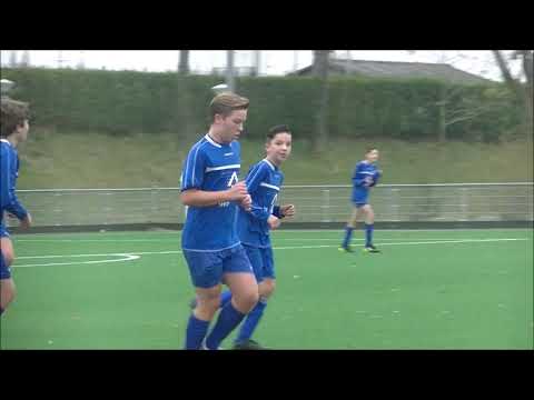 SSV'65 JO15-2 speelt spektakelstuk tegen De Meeuwen JO15-1