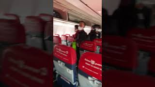 Download lagu Detik Detik penumpang masuk oesawat lion Air mp3