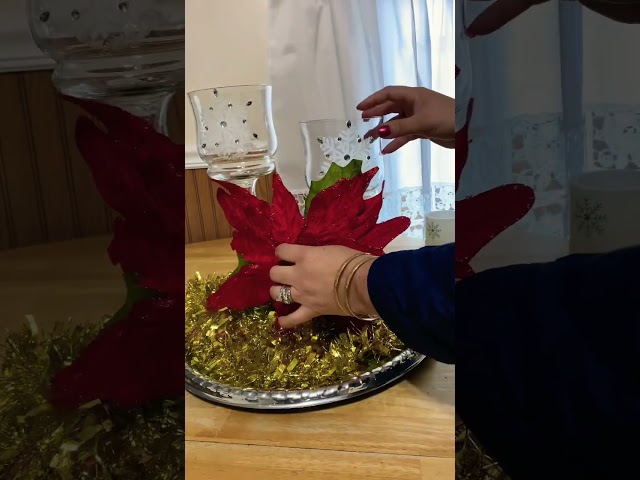 Vídeo relacionado con AUAUY Oro Camino de Mesa con LáMina Dorada, 10m*28cm Centros de Mesa Moderno Decoracion, Camino de Mesa con Papel de Aluminio MetáLico, Centros Decorativos de Mesa para Fiestas de CumpleañOs, Navidad