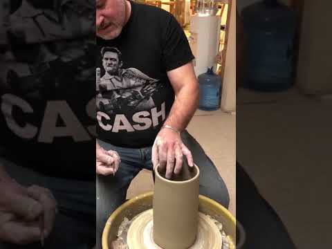 Pottery Central - Japanese Style Basket with Bamboo Handle