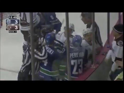 Alex Friesen vs Chris Brown
