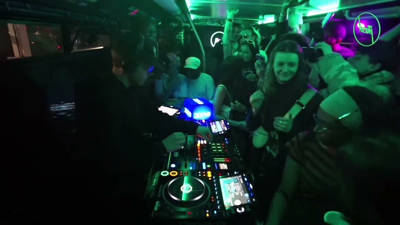 Unknown Artist - Nyra live from a bus across East London | Keep Hush x Untasted