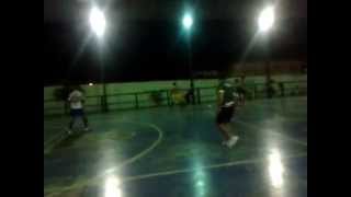 preview picture of video 'Futsal; Eu David Rodrigues driblando entre as pernas do Valdinei'