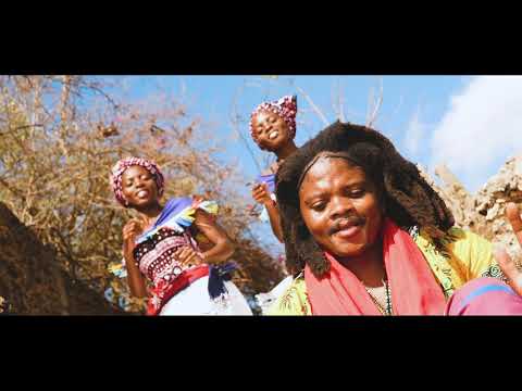 Amazing July & Lu Scurpiddu feat. Gunda Wechee "Fly" (Official Musicclip)