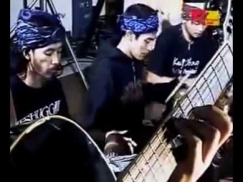 Burgerkill Feat Fadli and Minus48, Karinding Attack   Tiga Titik Hitam Live MTV