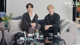 Download lagu BTSのJIMINとJUNG KOOKのバッグの中身は？対照的な二人が、旅に行く時の必需品などを紹介。| In The Bag | VOGUE JAPAN mp3