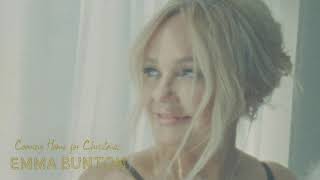 Kadr z teledysku Coming Home for Christmas tekst piosenki Emma Bunton