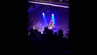 Florrie (Live at XOYO, London) - Begging Me