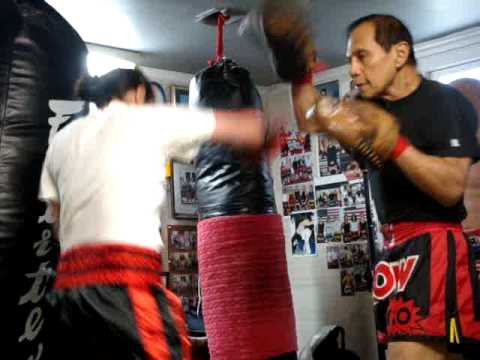 cross hook combination practice - Female Muay Thai