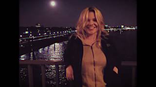 WENIGER ALLEIN - LAURA LEBT (Official Video)