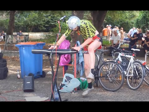 Disco Ball Helmet Guy (aka @Synthpoptroubadour) performing "Ohrwurm" live at Kollwitzplatz