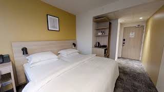 Deluxe DoubleTwin Center Hotel Laugavegur LONG INTRO 480p MP4
