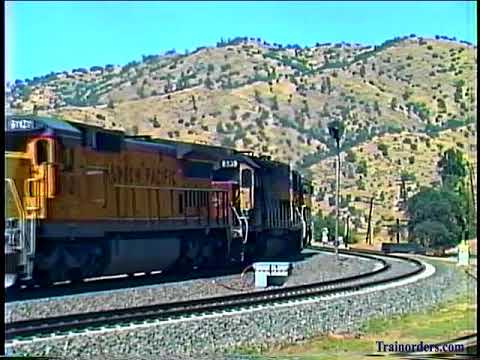 Classic Railroad Series 1186 - Two Southbounds at Tehachapi Loop 1998 Part 1