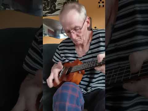 Peavey Backstage 30 meets Ukelele