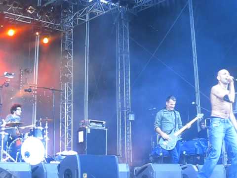 no one is innocent,chile,la fete de l humanité,live,en concert,2011