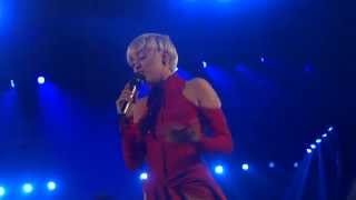 Miley Cyrus - Rooting For My Baby (Bangerz Tour LIVE in Antwerp, Sportpaleis 20.06) HD Concert