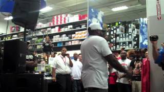 Slaughterhouse Performs "Throw It Away" at Best Buy Pico on 8/31/12