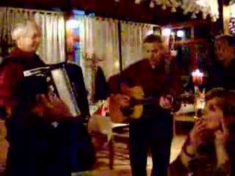 kinisav da odam kostur na gosti