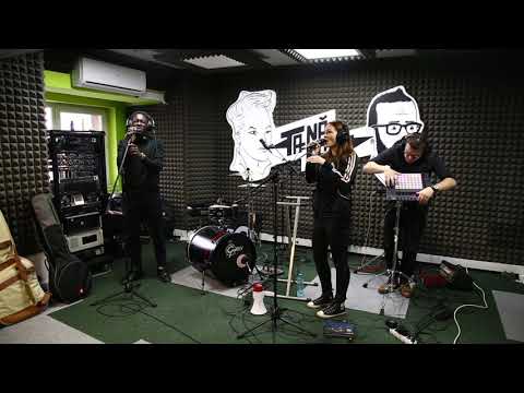 DEJA WHO & Tobi Ibitoye - Real -   LIVE TANĂNANA @ TANĂNIMINEAȚA, 2018, November 23th