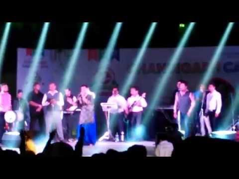 Mutiyare Ni - Kamal Heer LIVE Chandigarh Carnival 2015