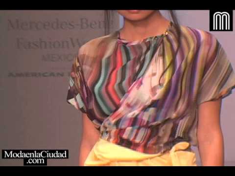 Mercedes-Benz Fashion Week México P/V 2013 | Desfile Julia y Renata | www.ModaenlaCiudad.com