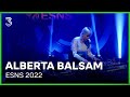 Alberta Balsam met o.a. 'Moving Bodies' en 'Cascade' op ESNS 2022 | NPO 3FM