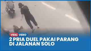 Download lagu Terekam Duel Pria Gondrong Bacok Lansia Pakai Parang di Jalanan Solo mp3