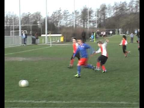 Wedstrijd Vredenburch F2 tegen RKVV part 1.wmv
