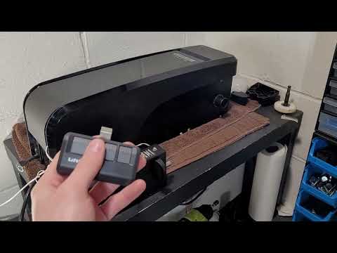 LiftMaster 8500W vs 98022